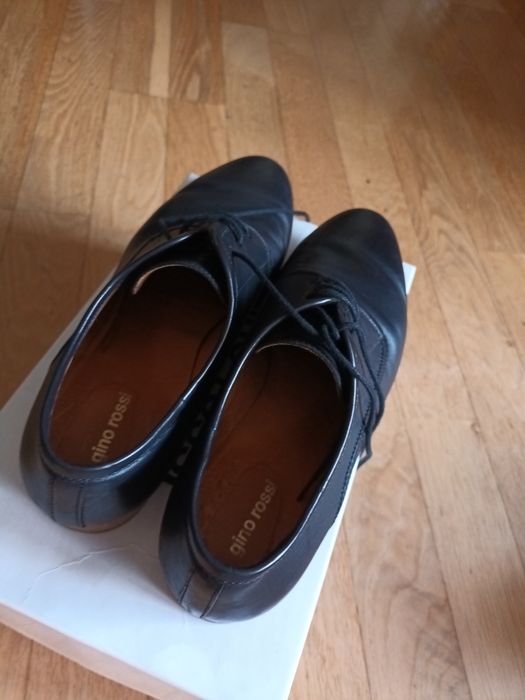 Gino Rossi czarne skórzane r. 38