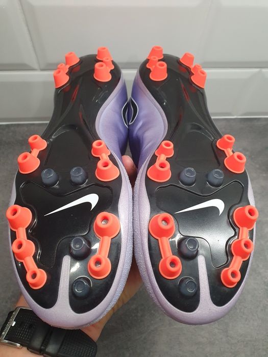 Półprofesjonalne Pro korki Nike Mercurial Veloce II AG-R