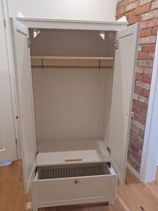 Drewniana szafa ikea sundvik dla dzieci 80