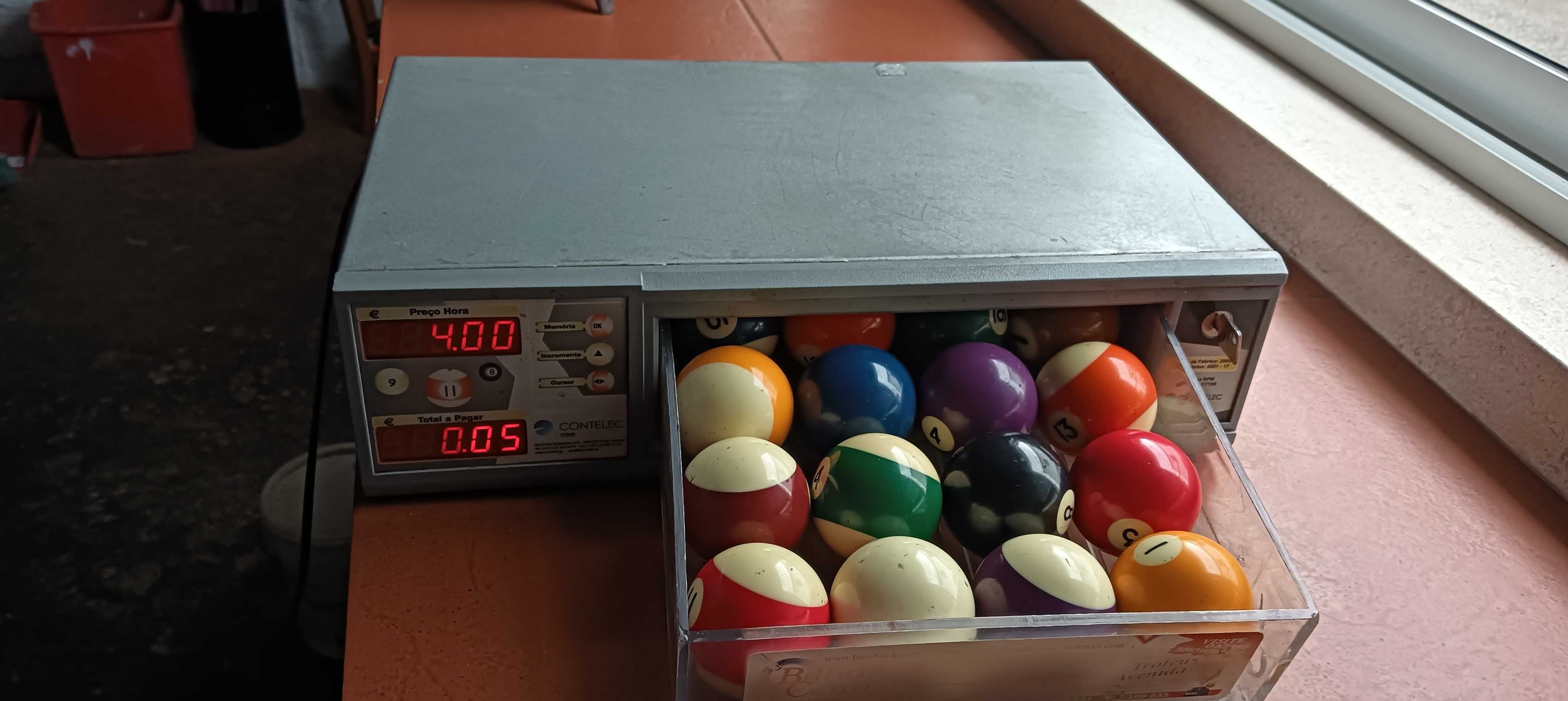 Contador de Tempo de Snooker CT150 Contelec com jogo de bolas