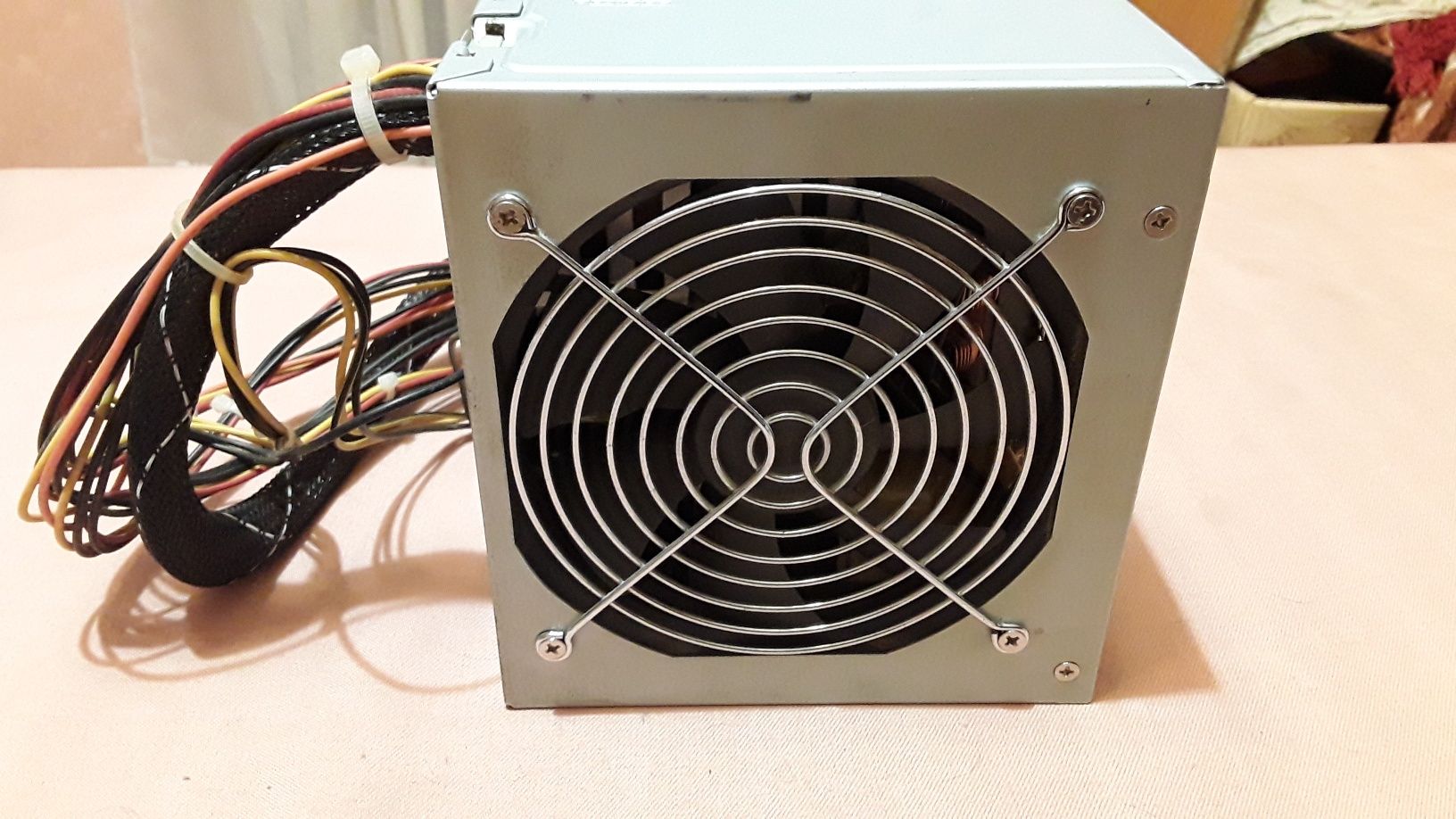 Компьютерный блок питания 350W.