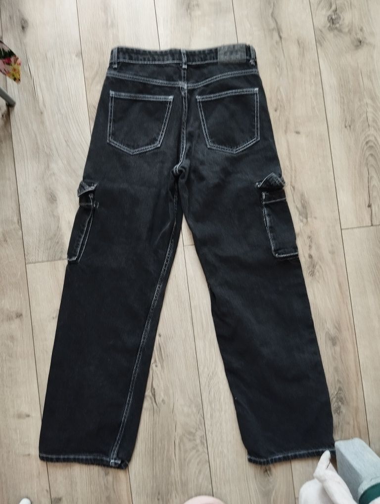 Modne spodnie dżinsowe cargo BSK -Teen Bershka 38 prosty krój