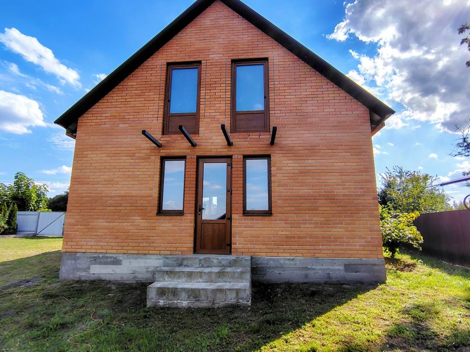 Продаж будинку в мальовничому місці.