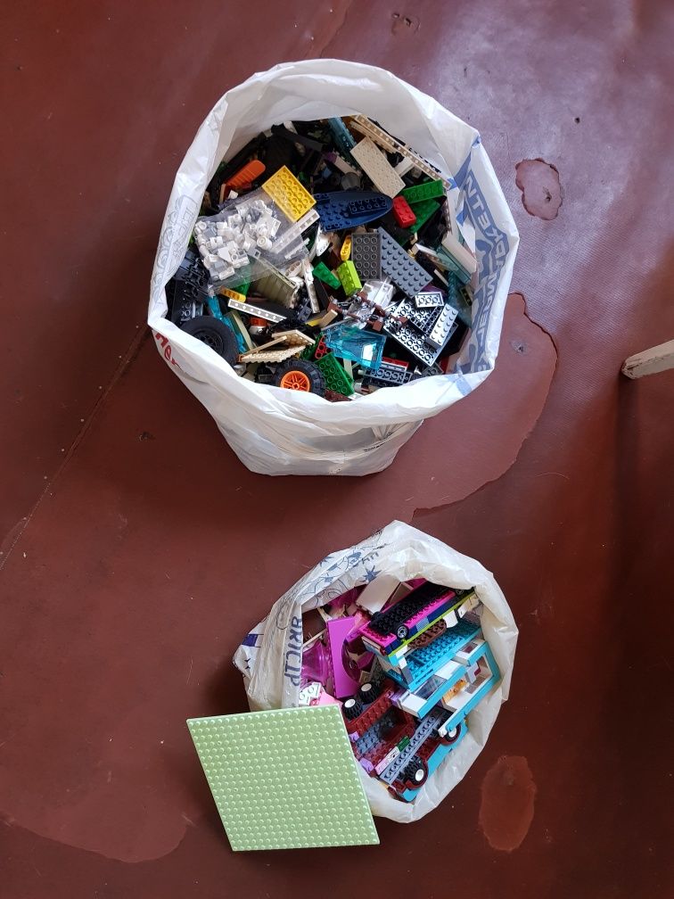 LEGO человеки и детали
