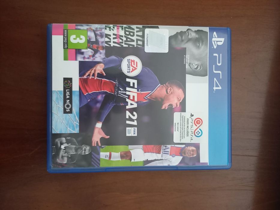 PlayStation 4 com jogos