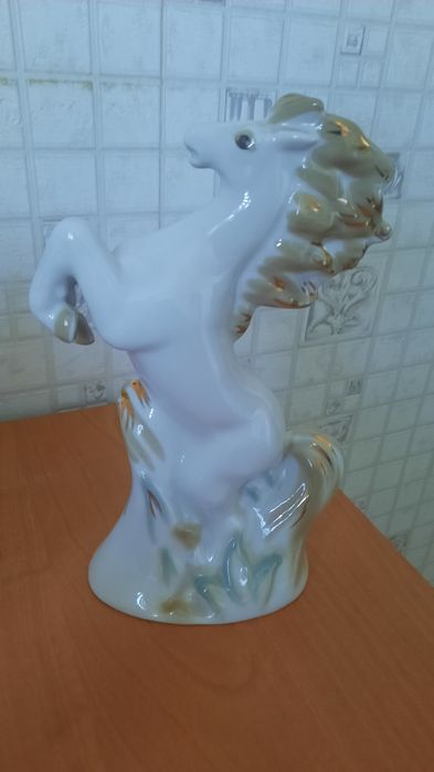 Продам статуетку фарфорову, кінь,раритет ,в ідеальному стані