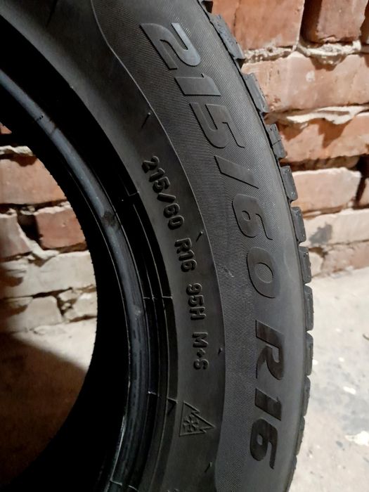 Opony zimowe Pirelli 215/60/16. 2024r.
