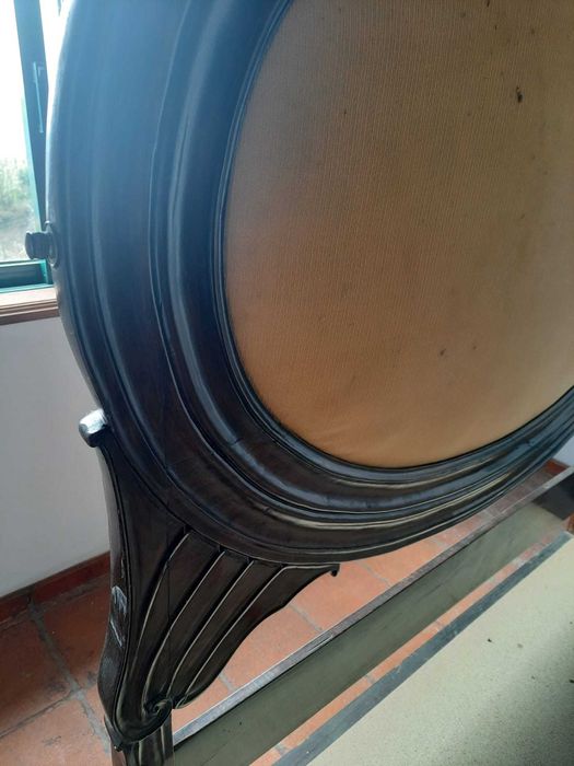 Antiguidade Cama muita antiga em madeira maciça