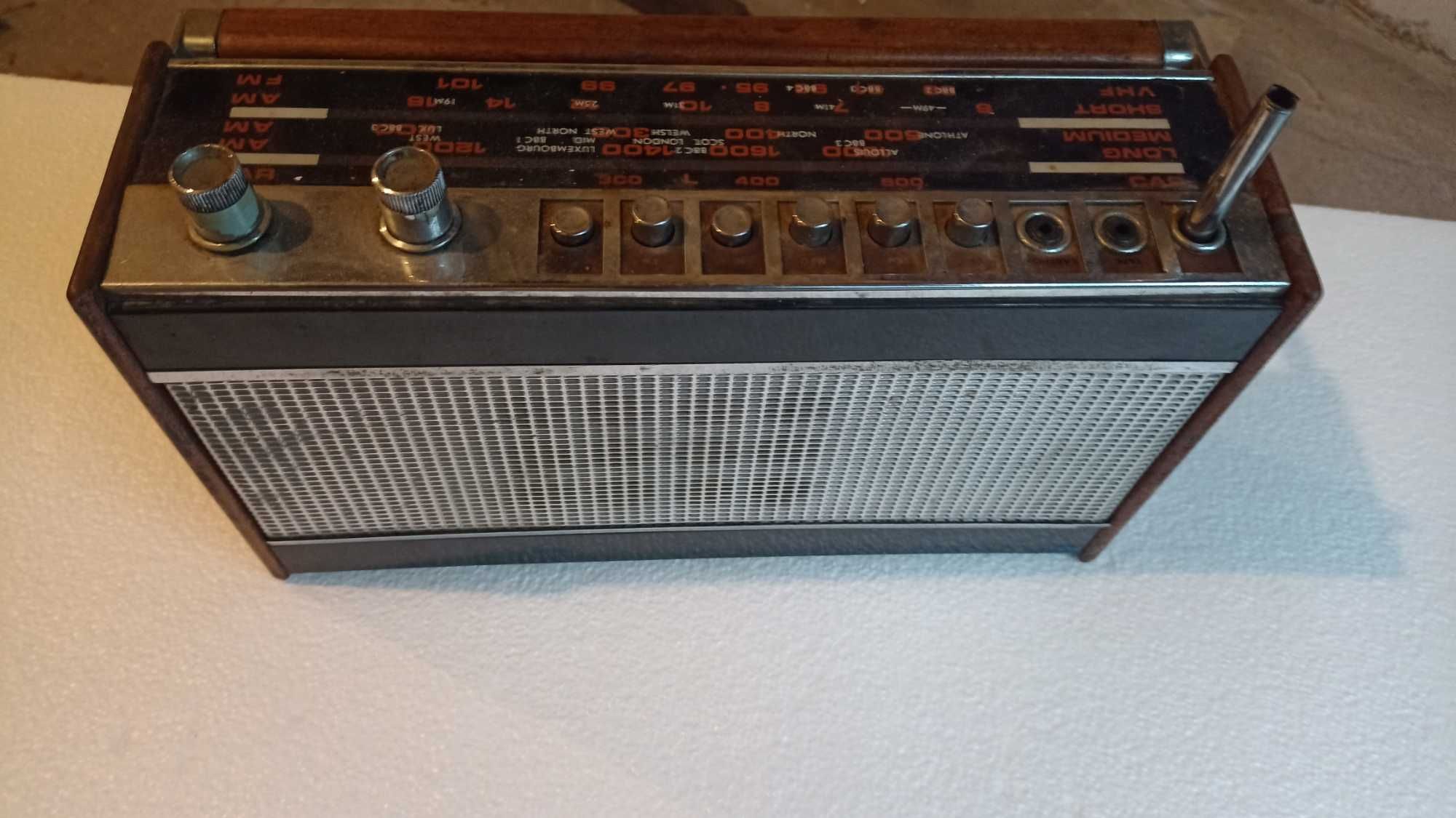Stare radio Ferguson Caravelle z czasów PRL