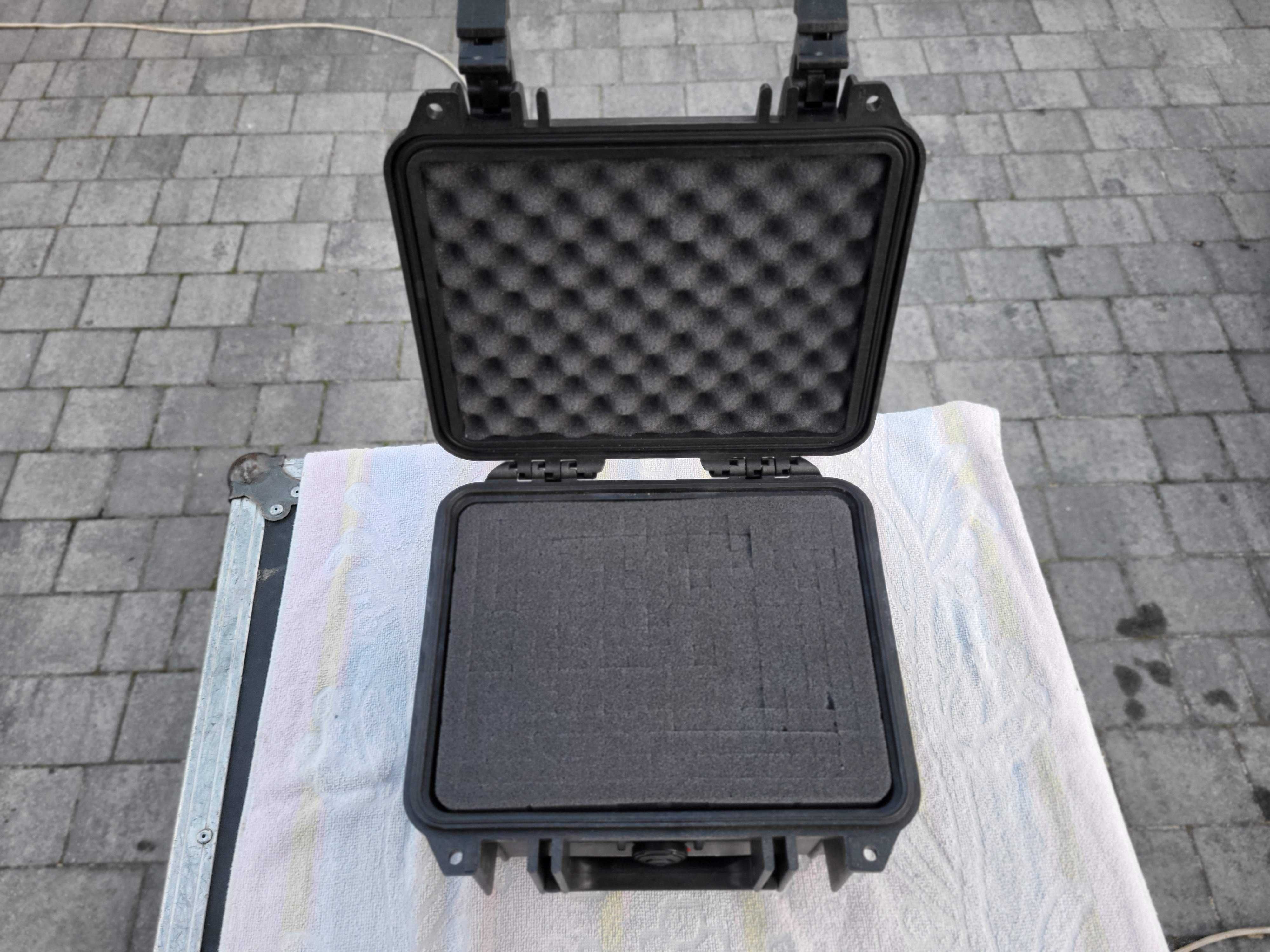 PELI 1300 czarna NOWA PIANKA / black Pelican walizka, FAKTURA  nr2