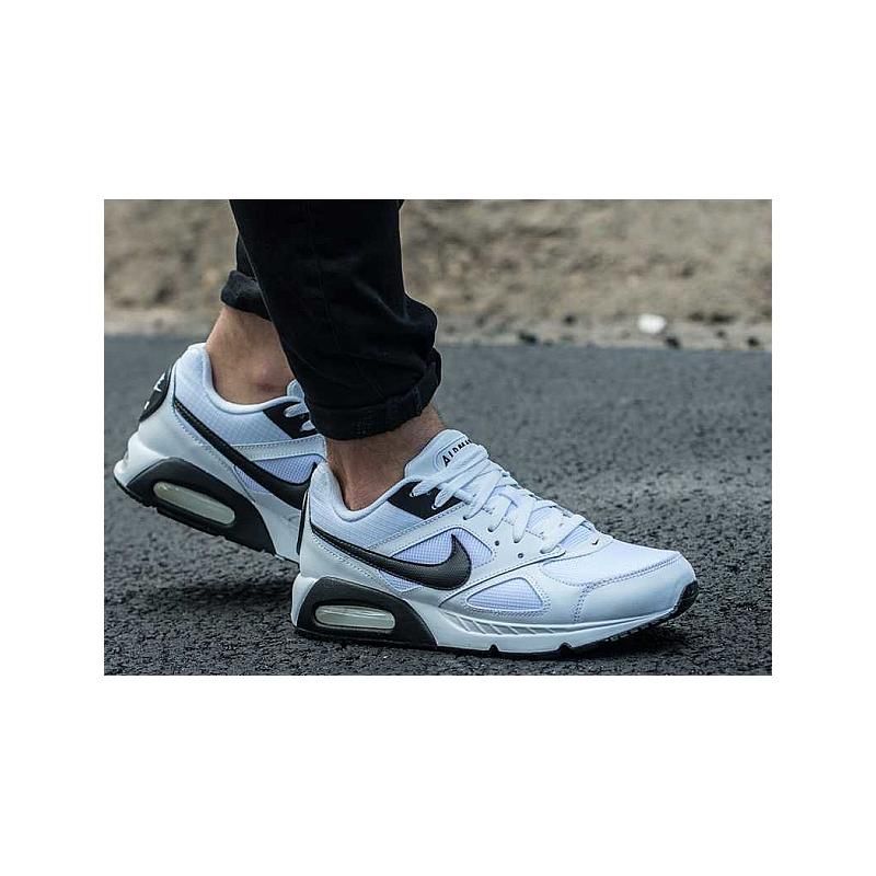 Кросівки чоловічі Nike Air Max IVO 580518-106