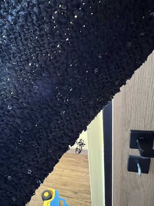 Sweter na zamek czarny z cekinami r. 44/46