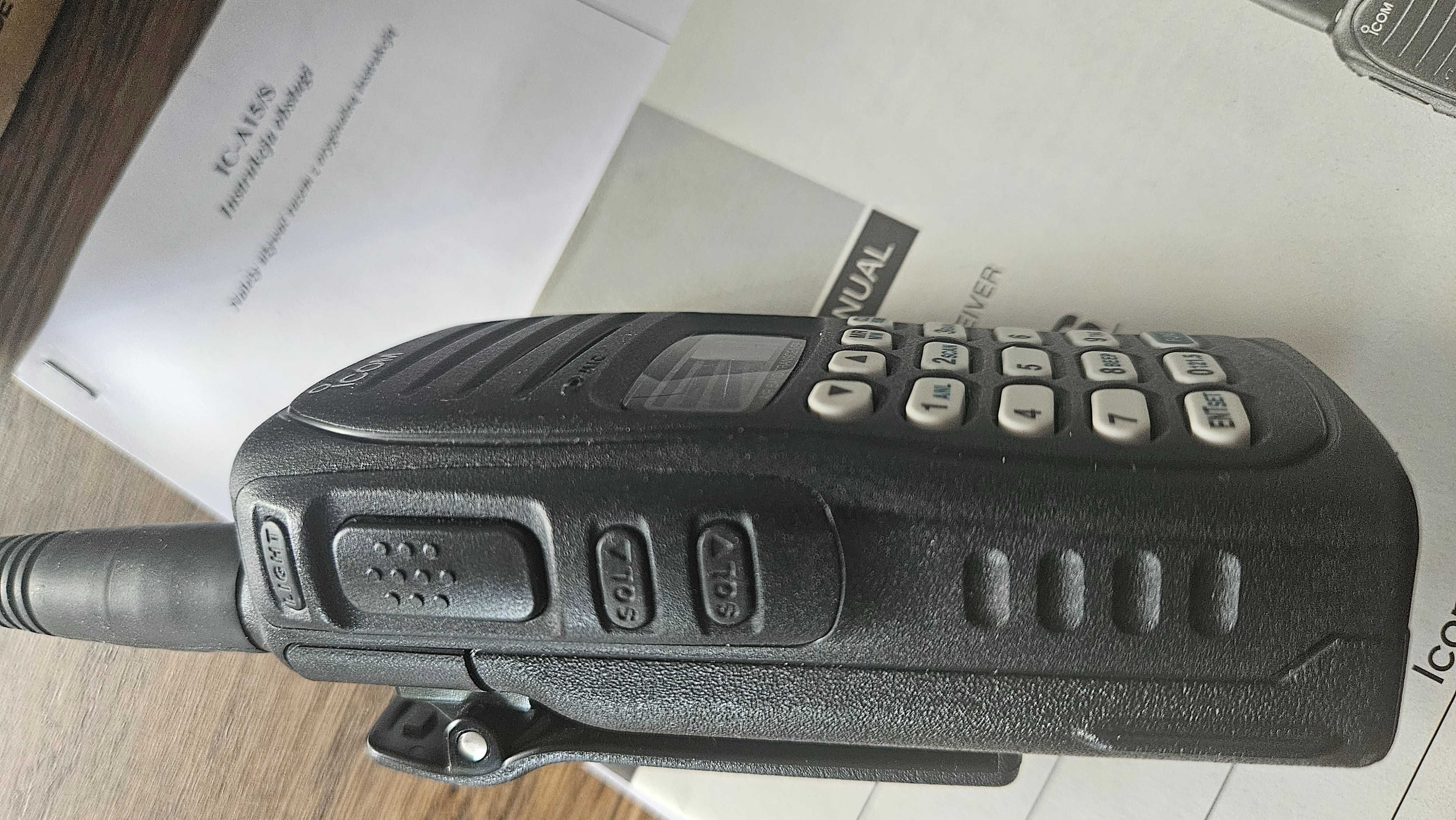 Radio lotnicze  ICOM IC-A15