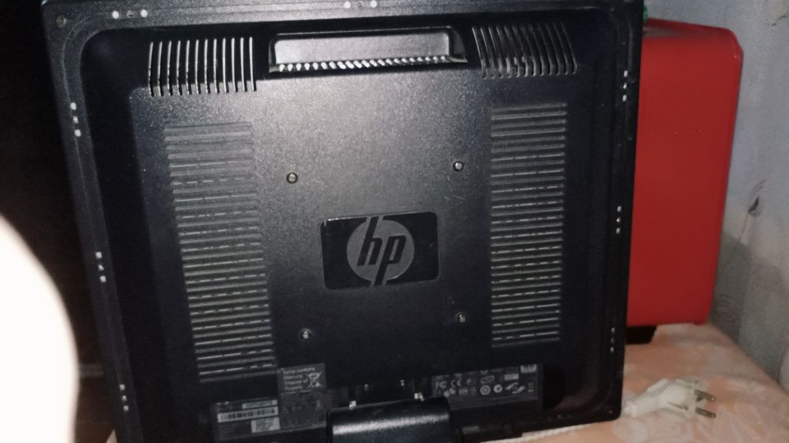 Монитор HP L1706