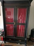 Móvel Clássico (Estante com porta de vidros)