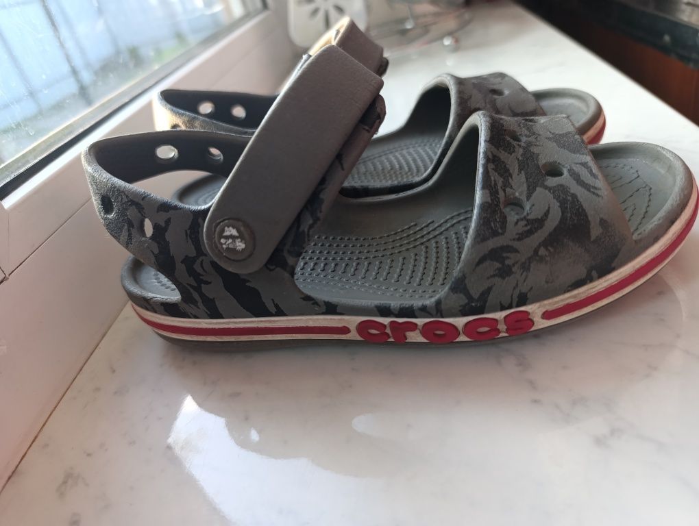 Детские босоножки Crocs