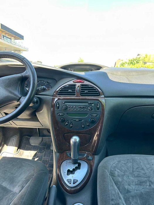 Автомобиль Citroen C5