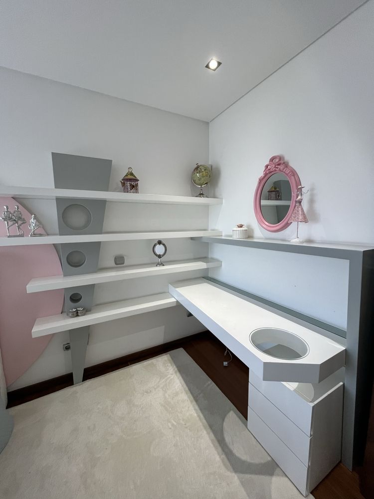 quarto de crianca (colcão, colcha e almofadas não incluídas)