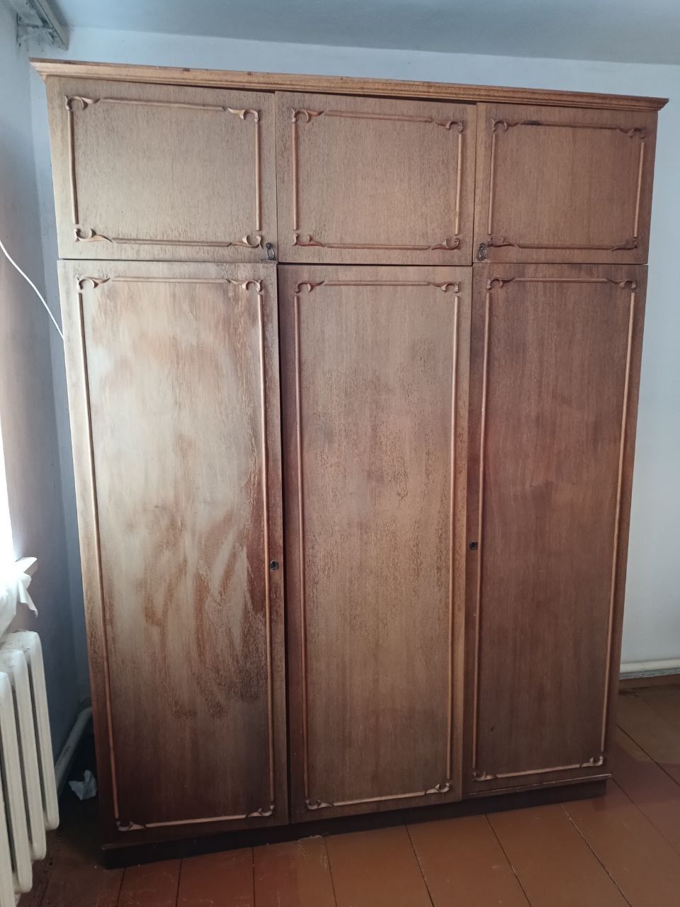 Продається шафа з антресоллю
