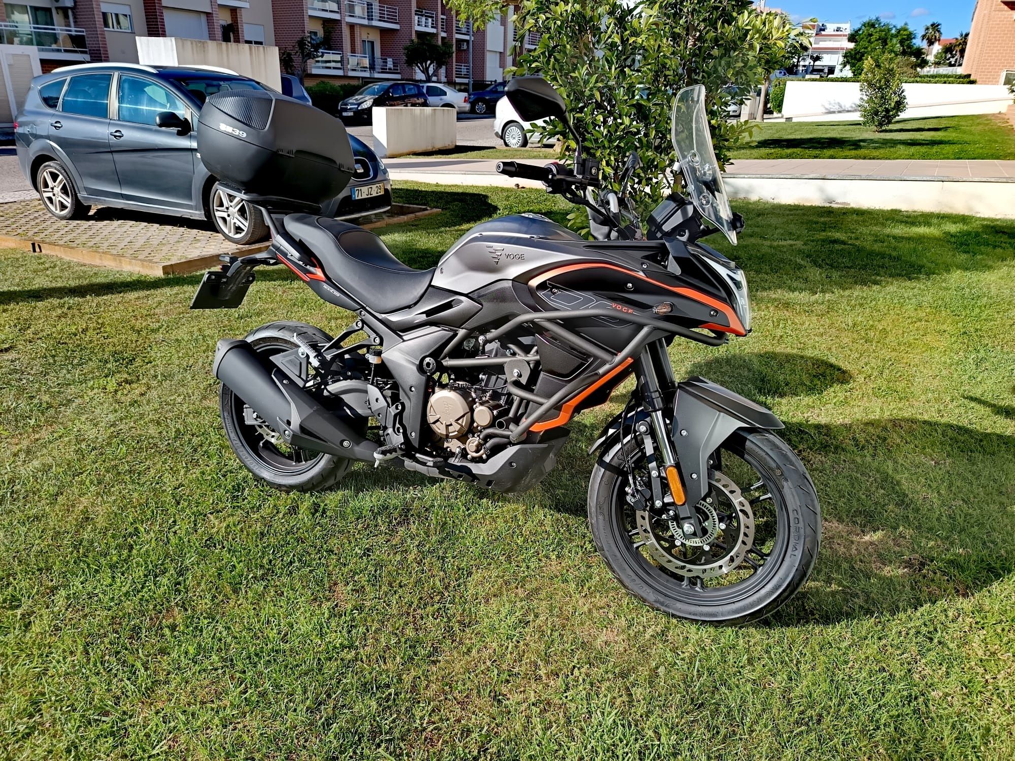 Vende-se mota com muito poucos kms