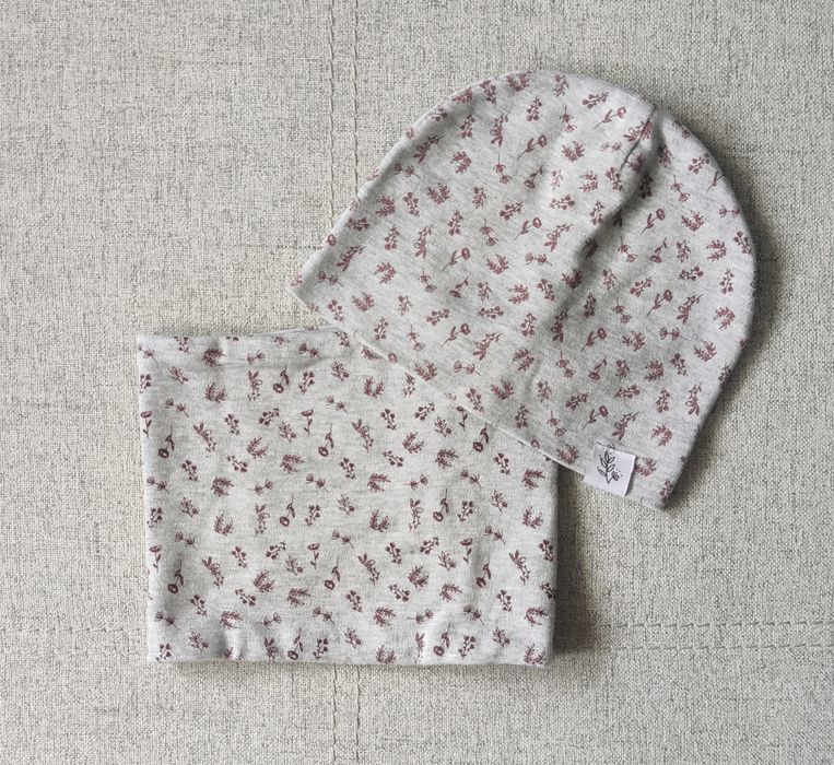 Czapka z kołnierzem