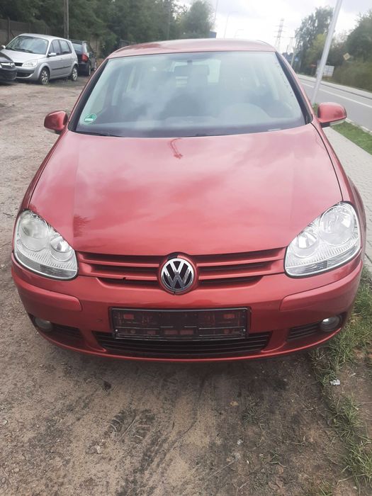 volkswagen golf 2005r 1.6 benzyna mały przebieg