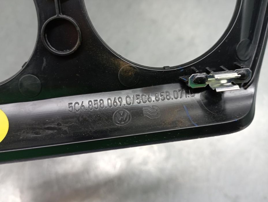 Moldura da consola central / rádio / aro VOLKSWAGEN Jetta IV (162, 163
