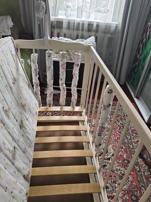 Кроватка дитяча.