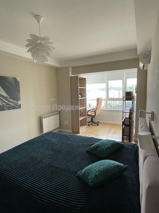 Продам 3к. КПІ (м. Політехнічний інститут) Шевченківський р-н. Центр