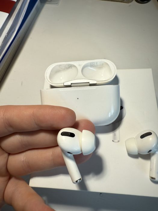 Airpods Pro słuchawki iphone