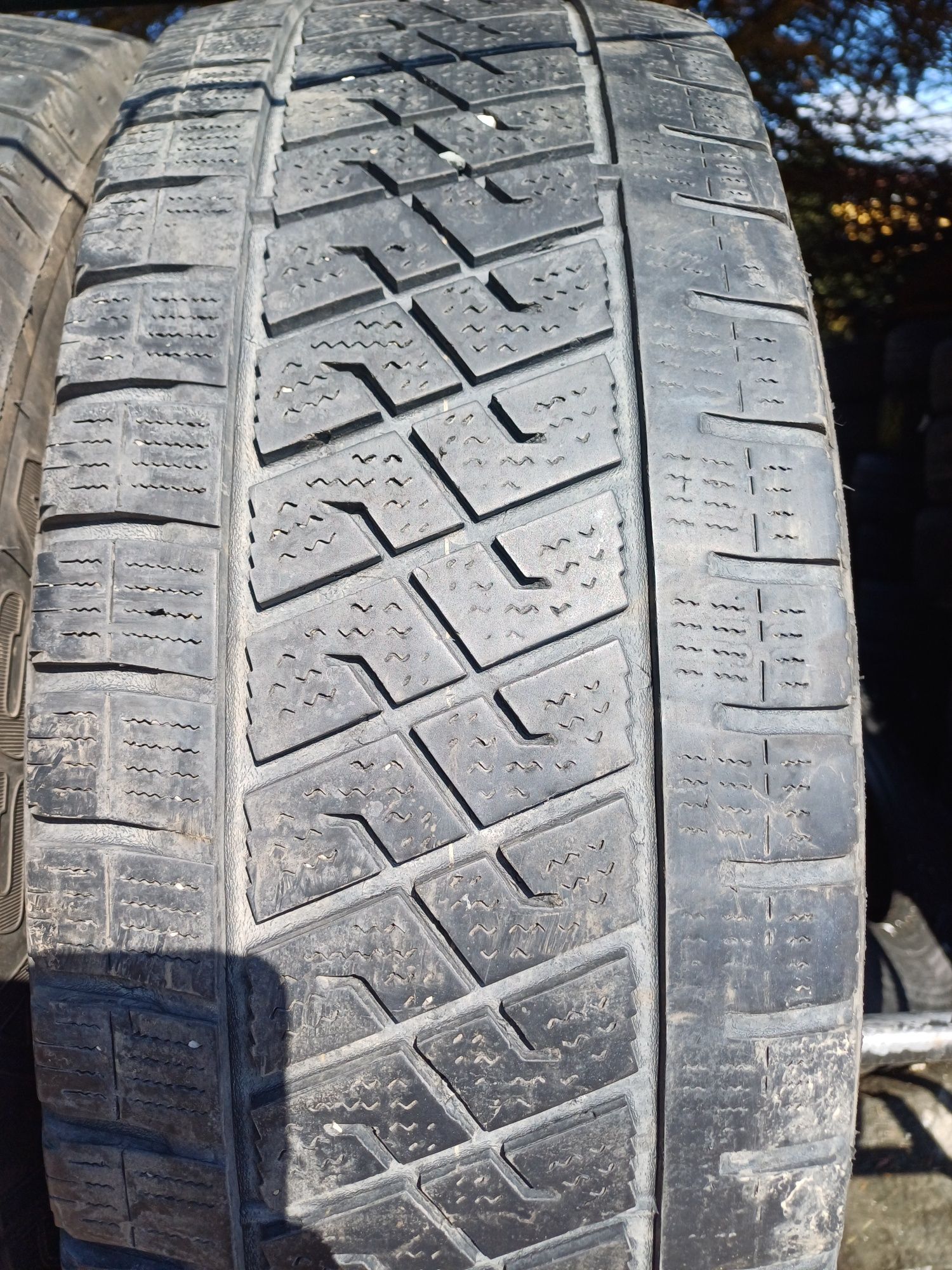 4 opony zimowe 225/65r16c LASSA 2022r