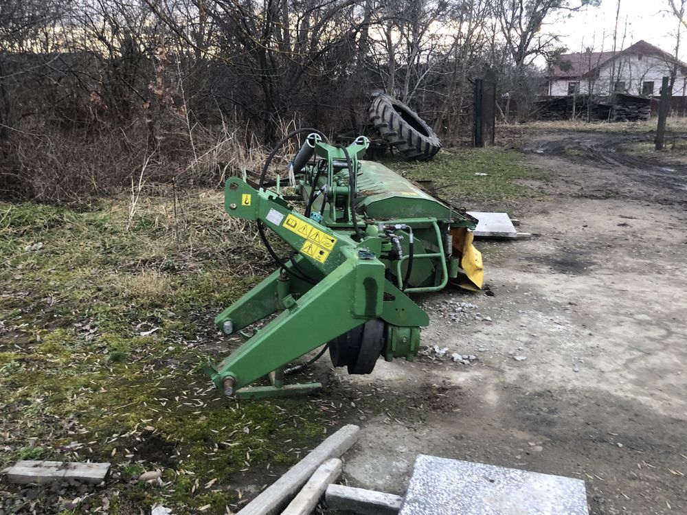 Косарка до трактора колір зелений в хорошому стані