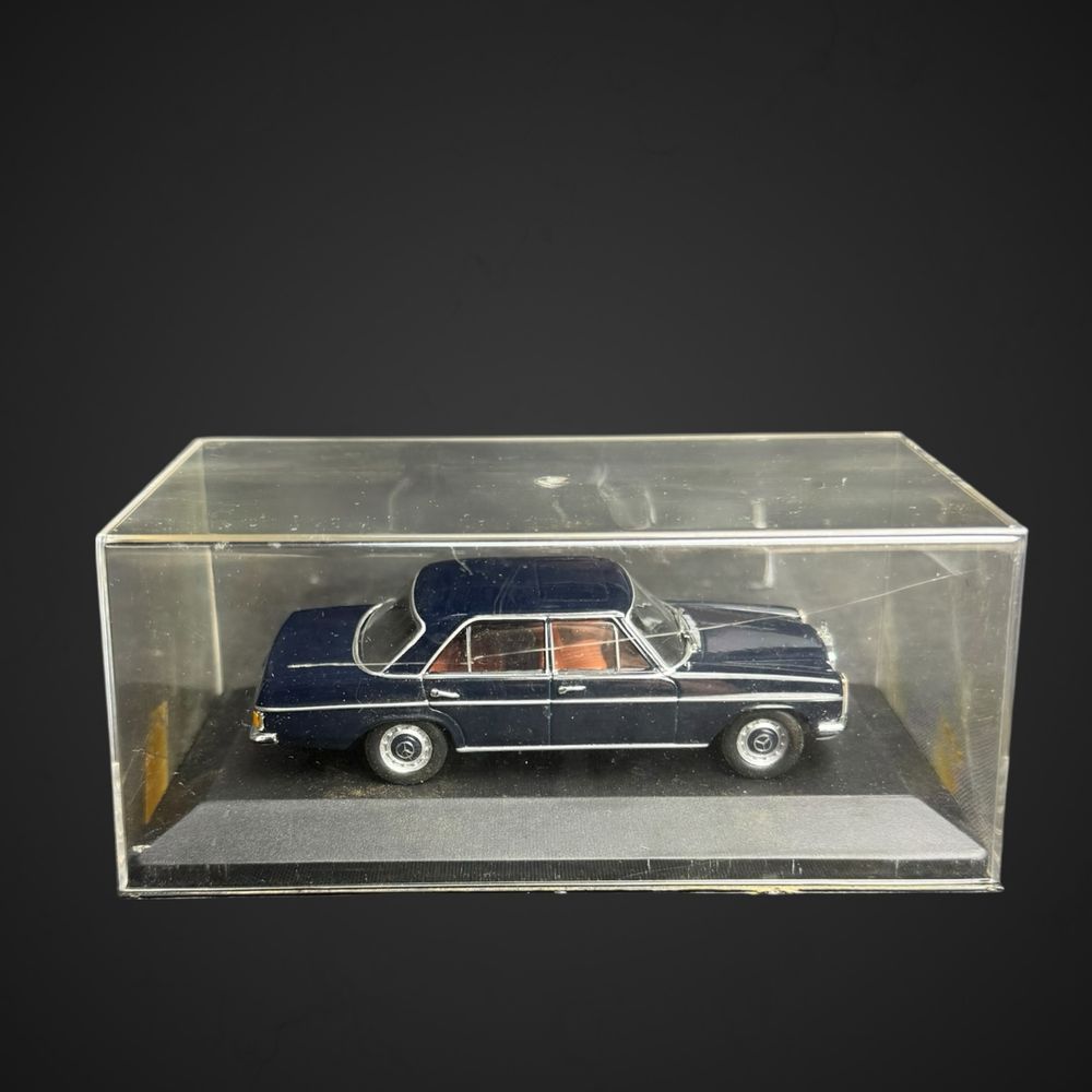 Model Mercedes-Benz W115 200 Stroke Eight 1968 1:43 J5/071537