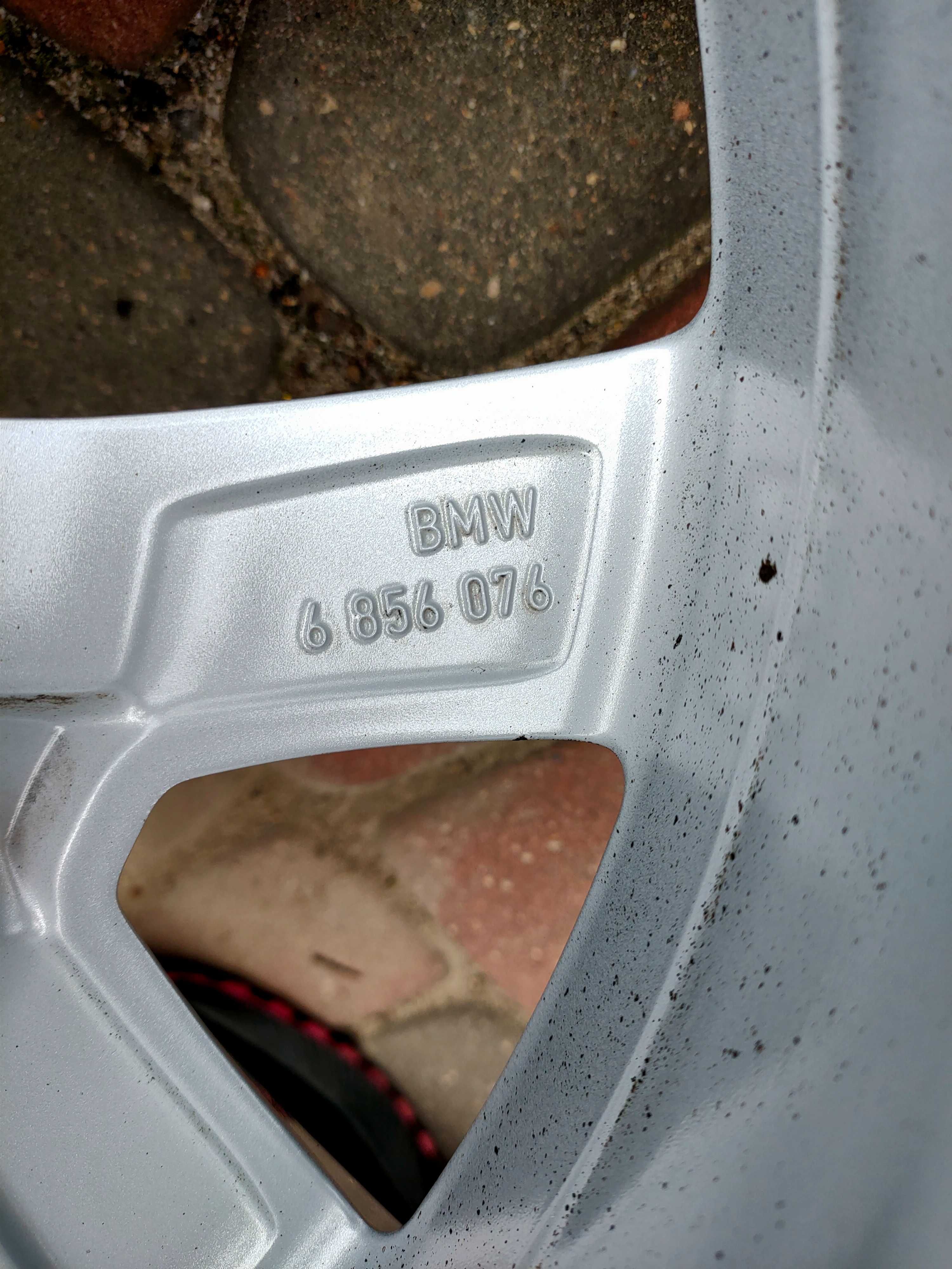 Felgi aluminiowe BMW 5x112 6,5J17 Et39 Fi66,6 D106