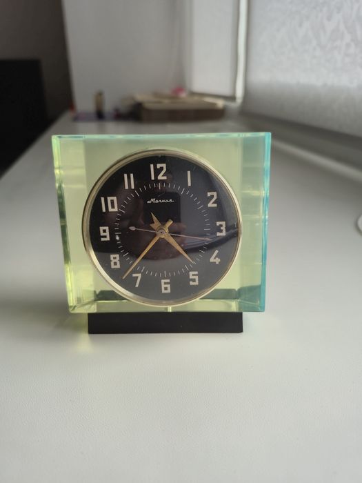 Годинник настільний Молнія