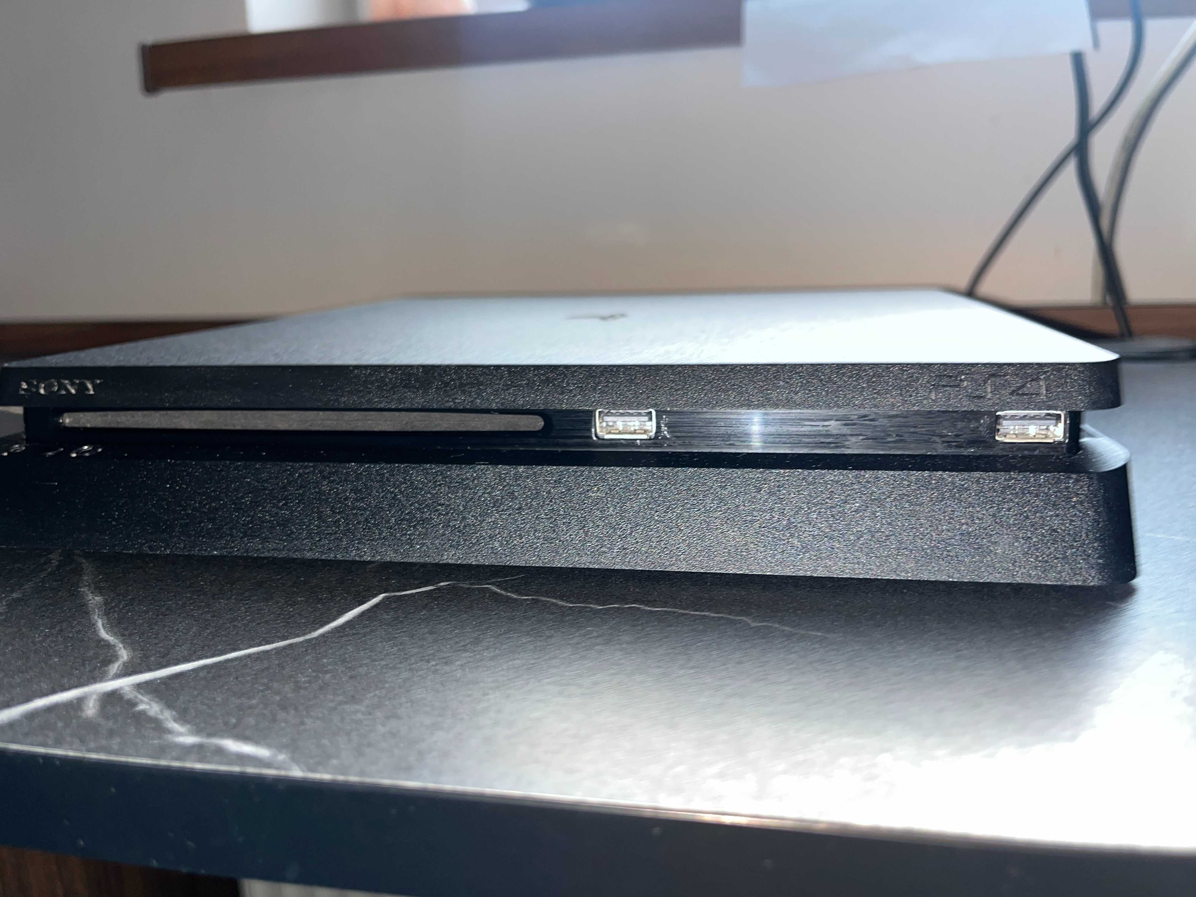 Konsola PlayStation4