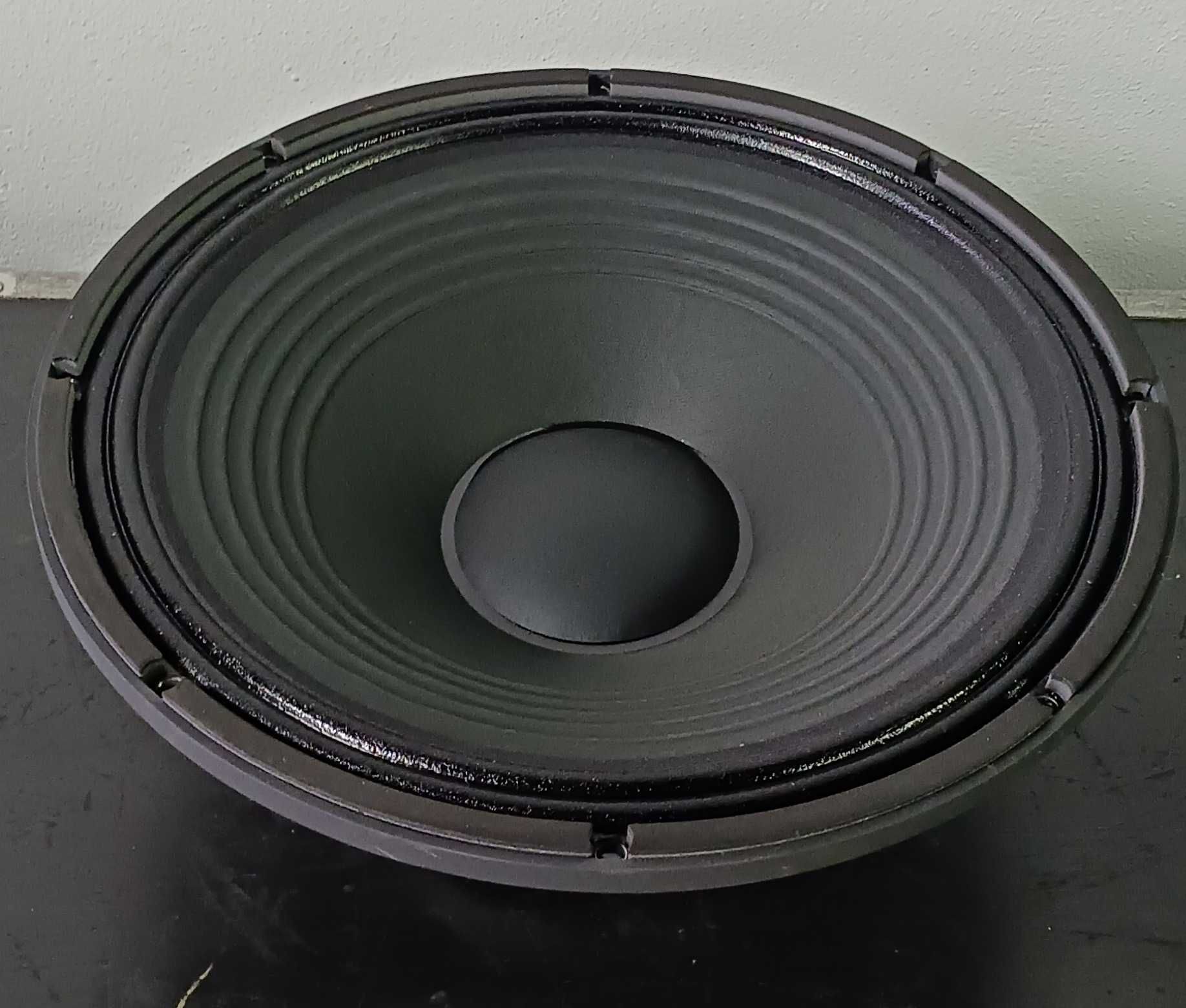 Altifalante Thomann 15" 4ohms - 300w RMS / 1200W Pico - NOVO