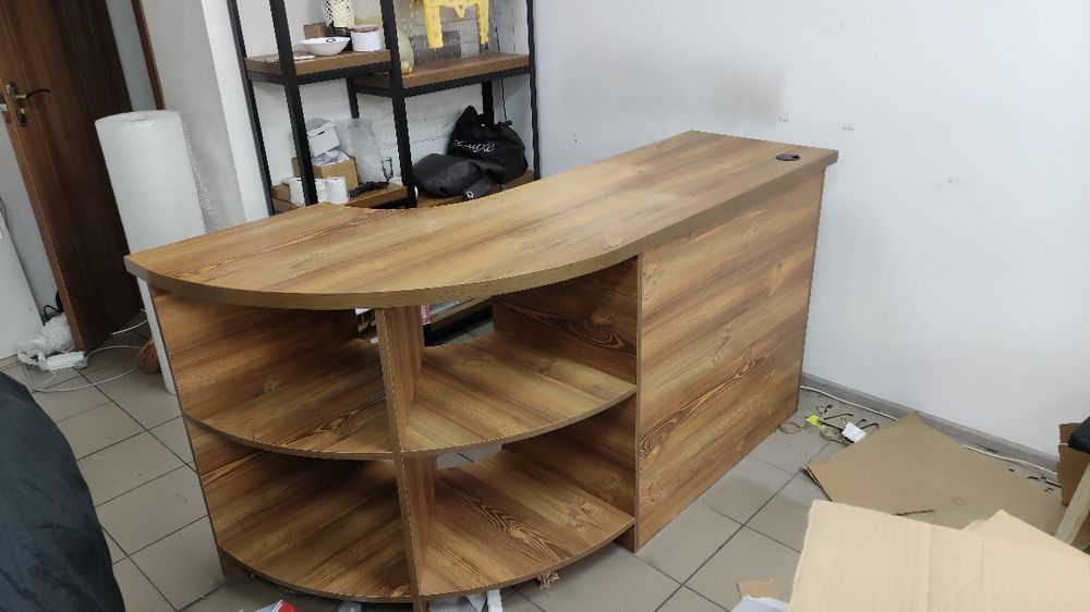 Стол касса витрина