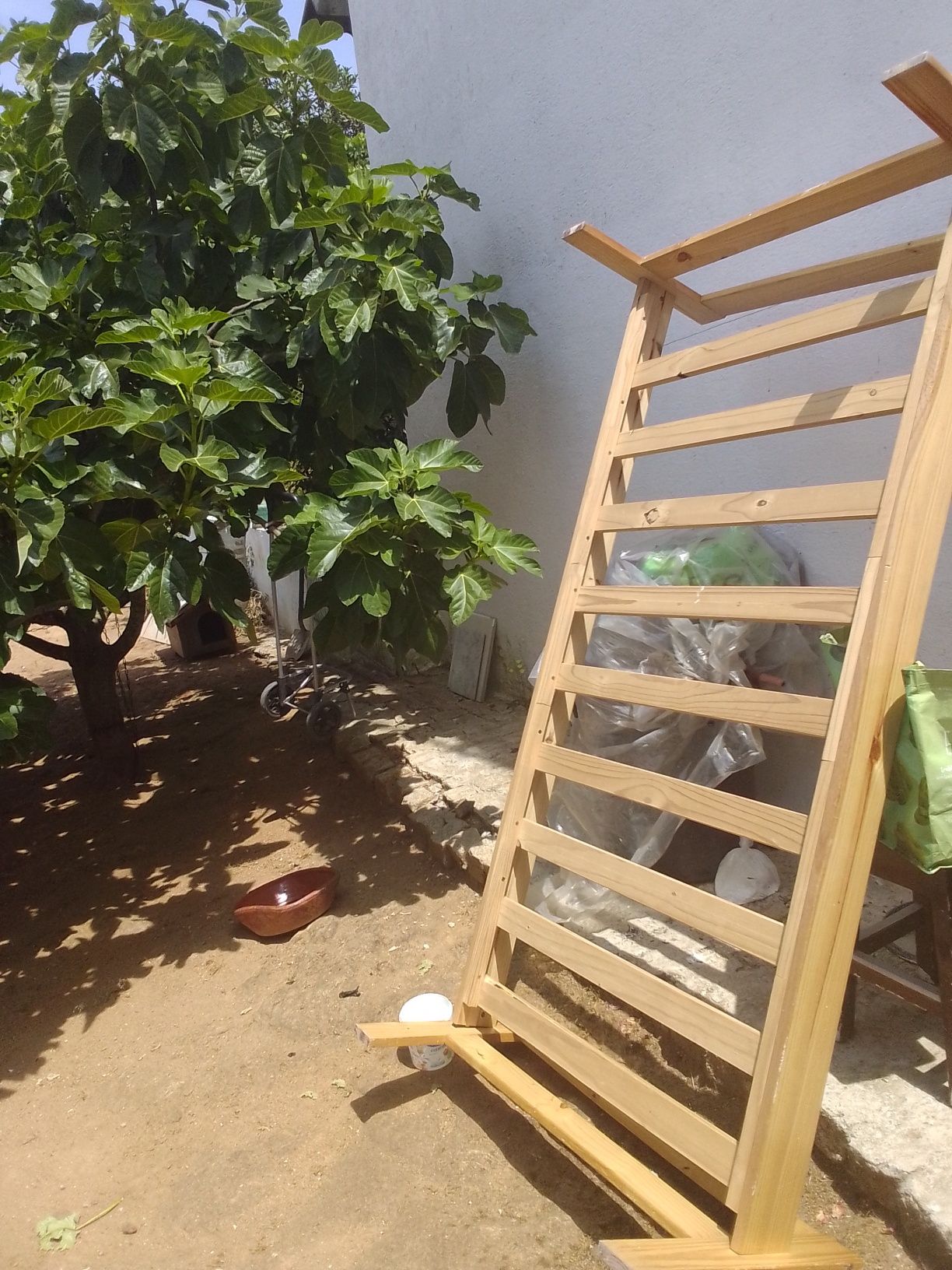 Cama de solteiro e colchão em muito bom estada
