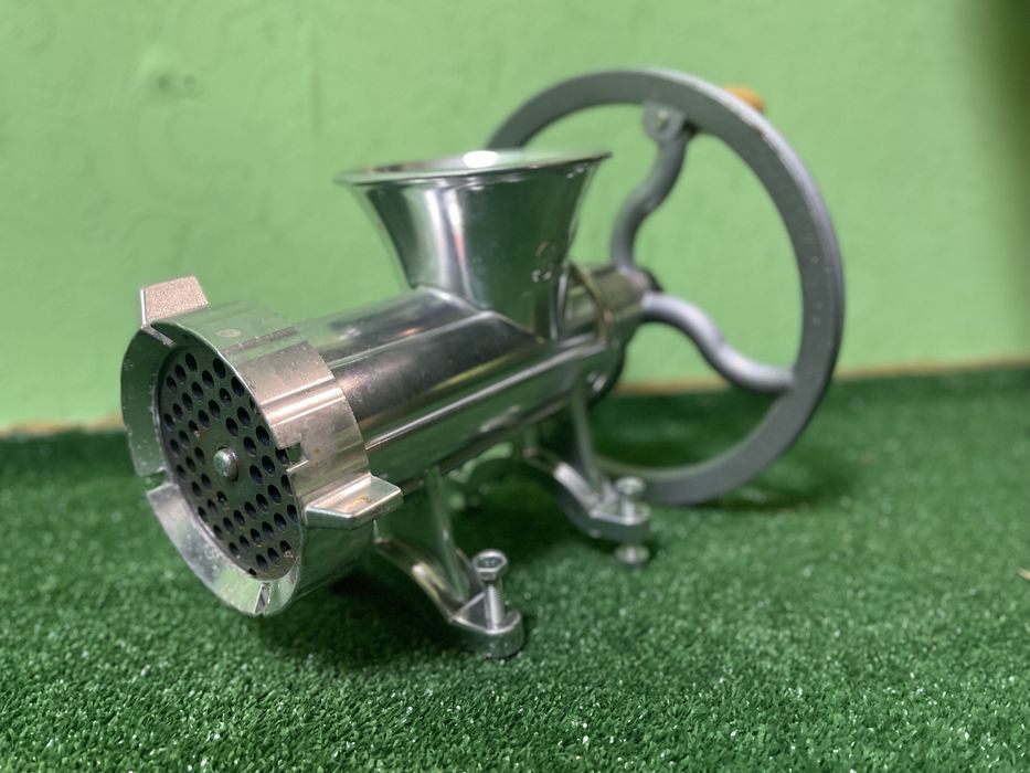 Мясорубка ручна під мотор 32