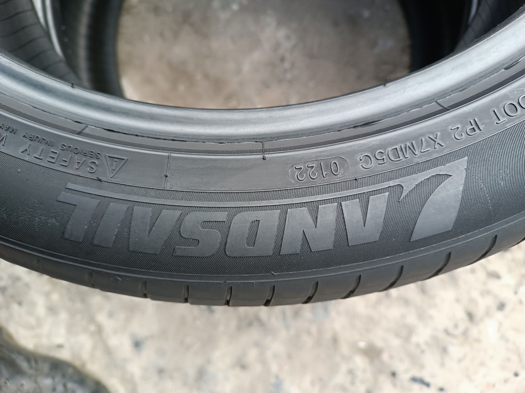 Sprzedam bardzo ładne Opony 235/45 r18