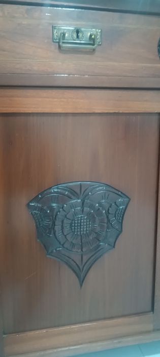 Móvel louceiro antigo restaurado