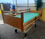 Cama articulada elétrica e elevatória hospitalar