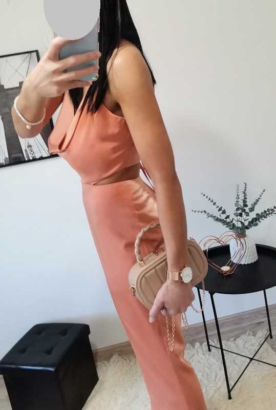 Satynowy kombinezon Lavish Alice cut out z szerokimi nogawkami 38 m