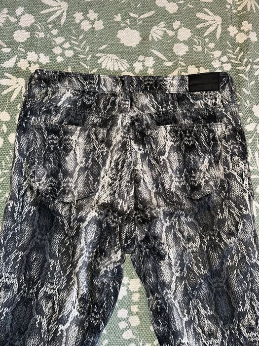 Calças Zara padrão cobra, tamanho XL