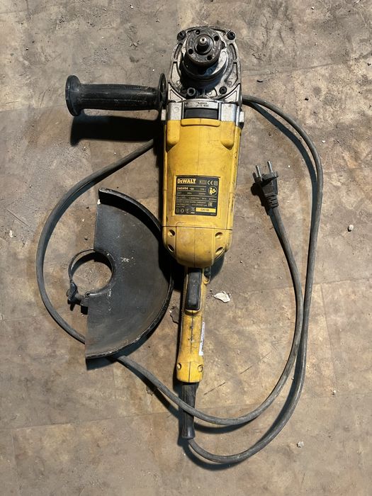 Углова шліф машинка DeWALT  DWE494, д.230