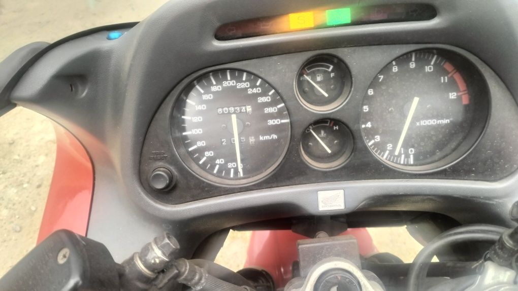 Honda CBR 1000f ...