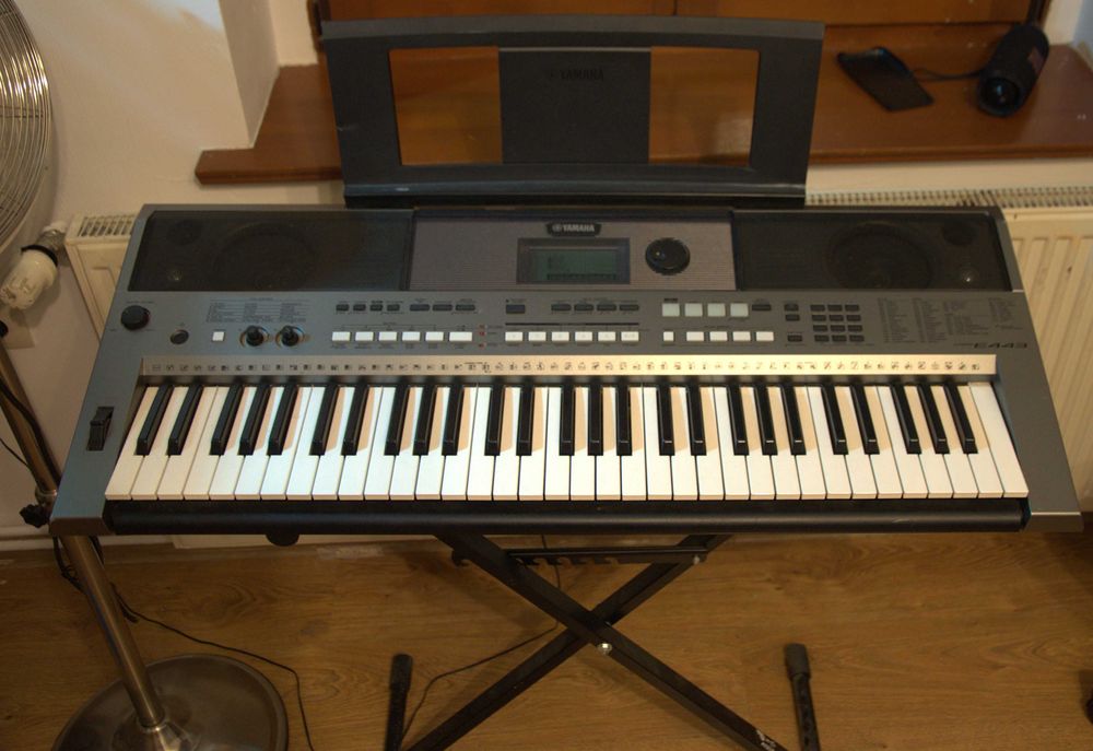 Keyboard Yamaha PSR-E443