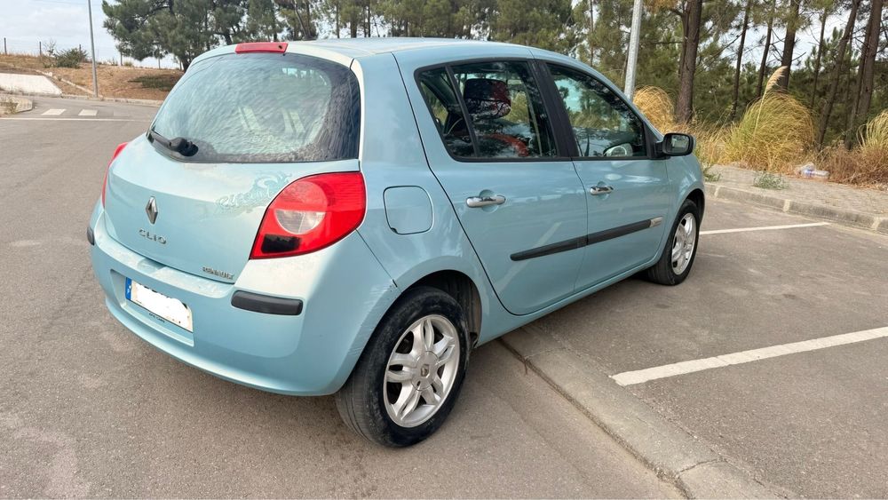 Renault Clio 1.2 16V 75