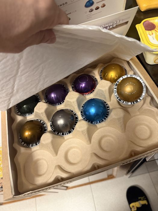 Máquina de Café Nespresso usada 2 vezes